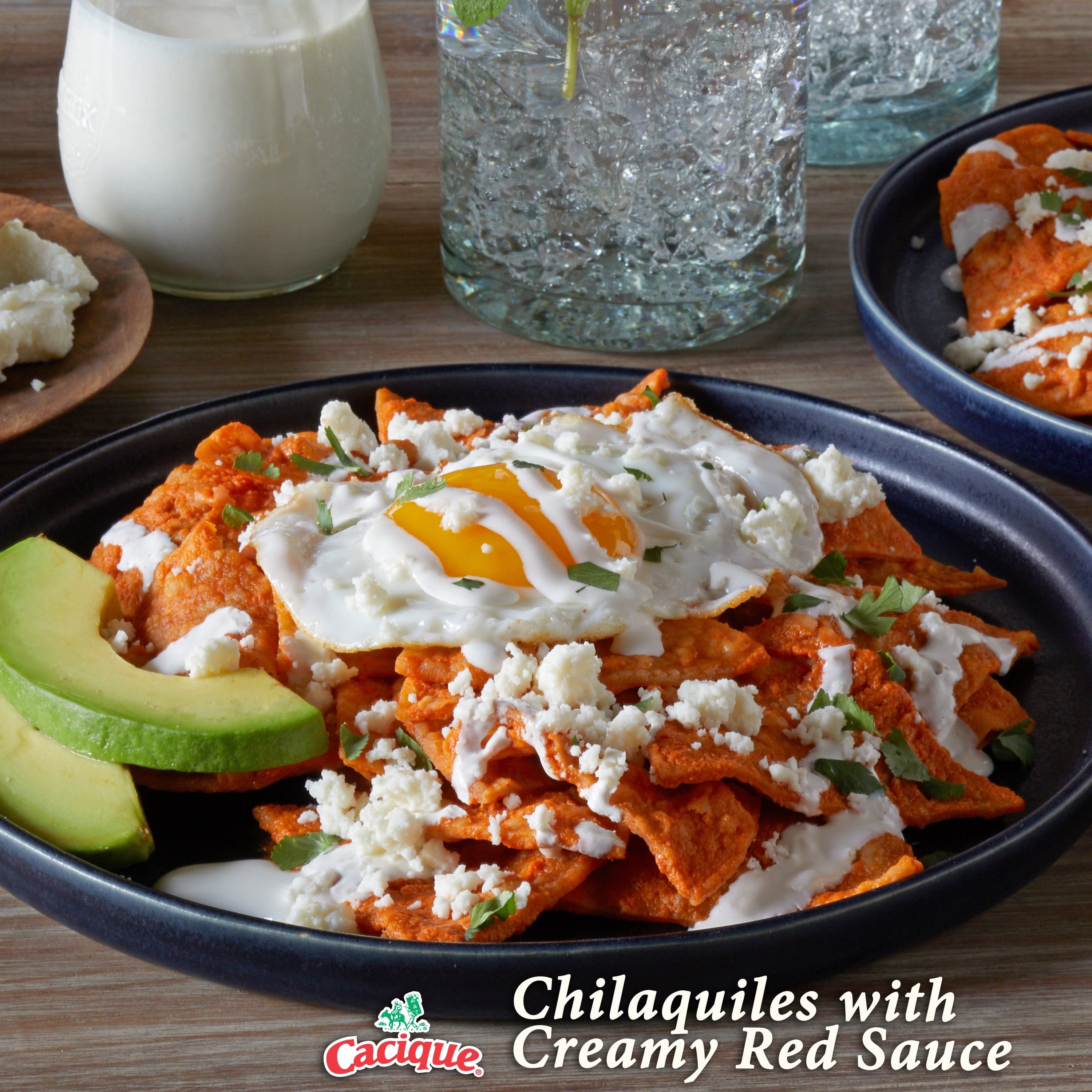 Cacique Ranchero Crema Con Sal Sour Cream, 15 oz Jar (Refrigerated)