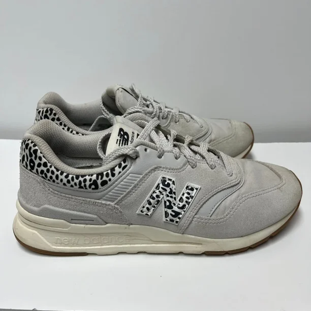 New Balance Unisex CW997HWD White Casual Shoes Sneakers Size 8.5 Women, 7 Men
