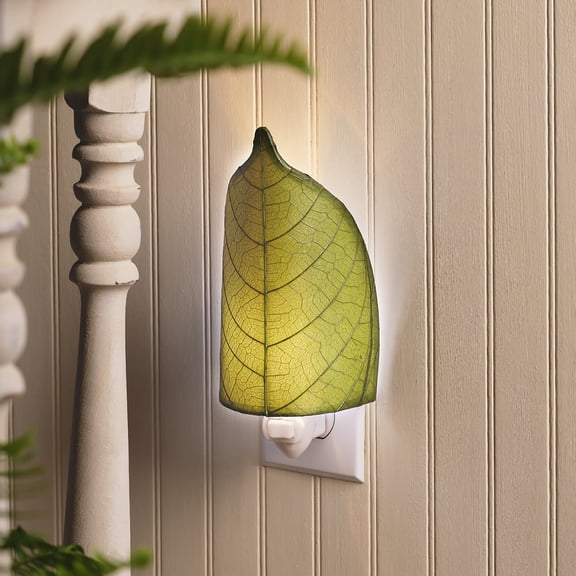 Eangee Leaf Night Light Green