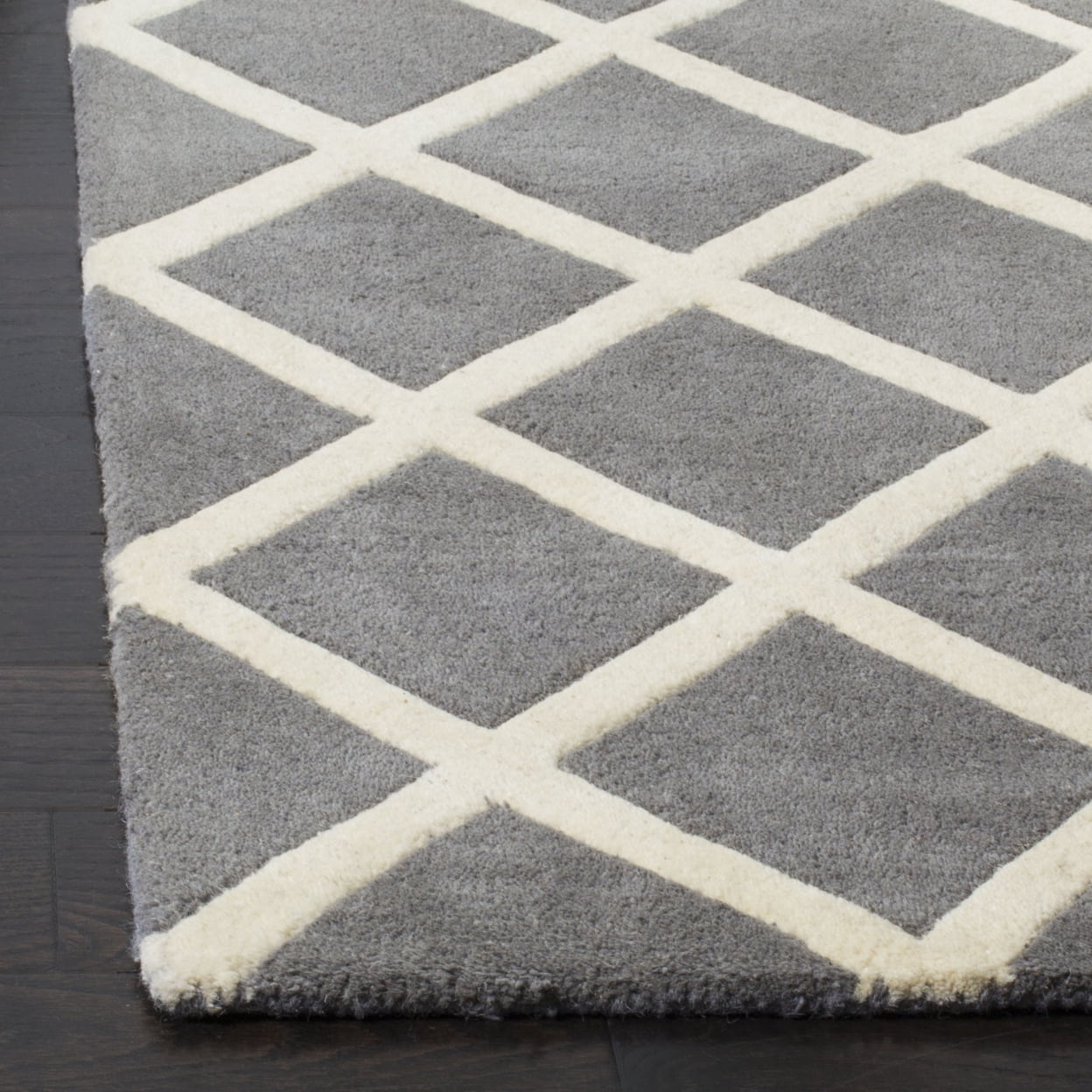 Safavieh Chatham Jahn Geometric Diamonds Area Rug or Runner