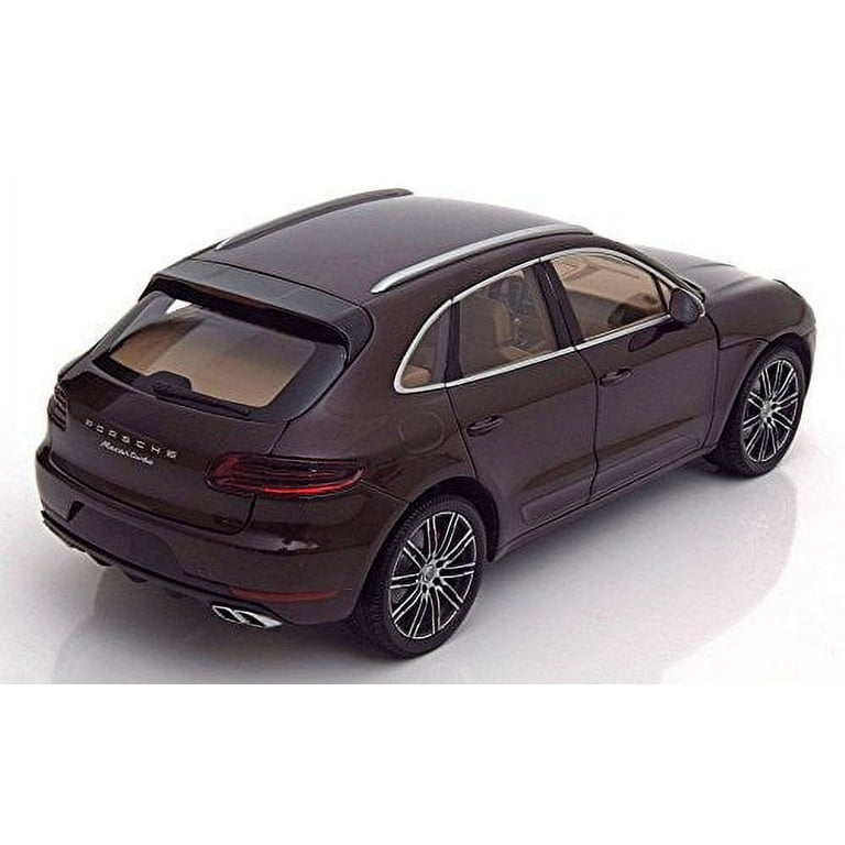 MINICHAMPS Collection 1:18 2013 PORSCHE MACAN TURBO Diecast