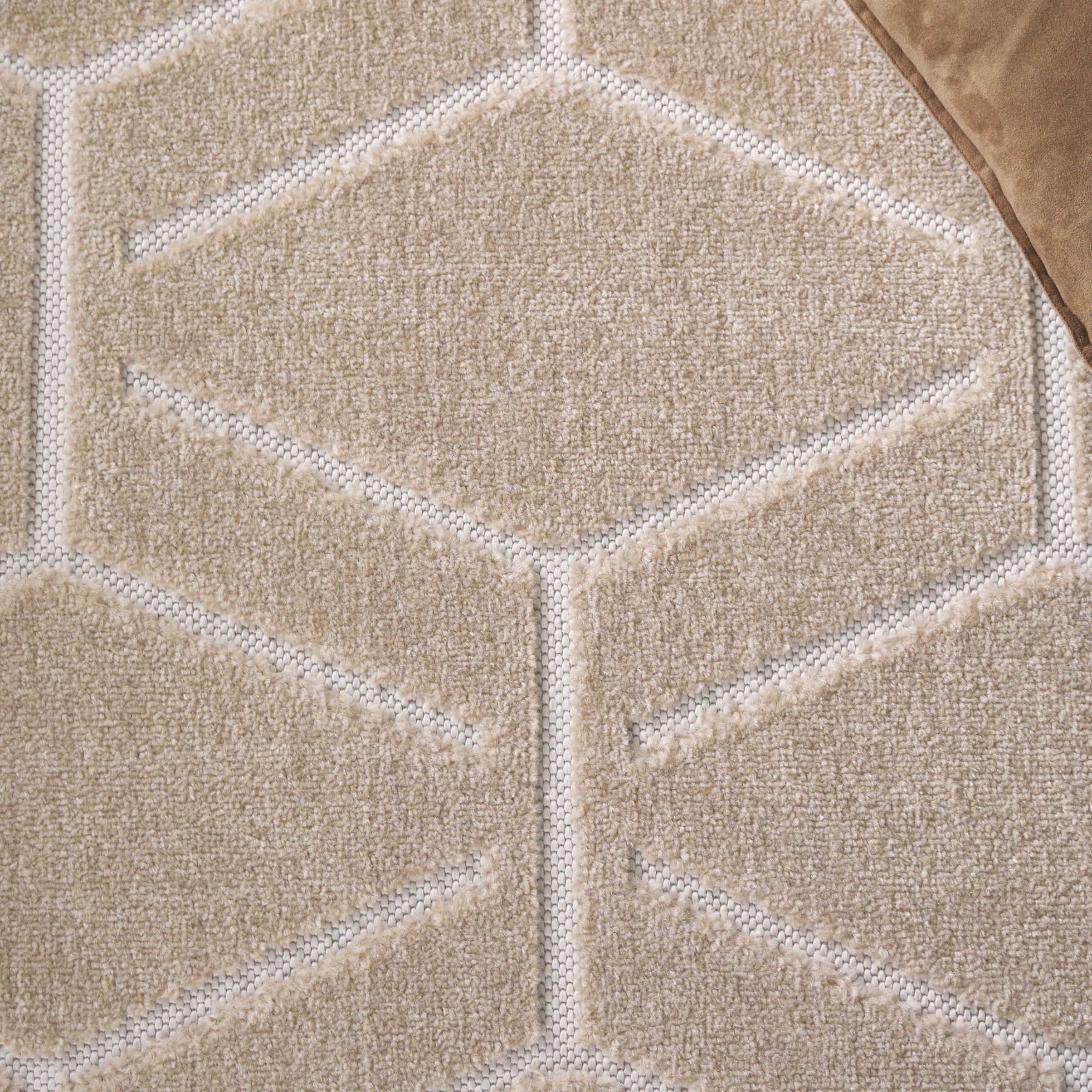 SAFAVIEH Stella Ruadhan Geometric Indoor/Outdoor Runner Rug, Beige, 2' x 8'