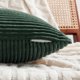thumbnail image 3 of Fundas de almohada Fancy Homi de pana verde oscuro, 50 x 70 cm, juego de 2, 3 of 6