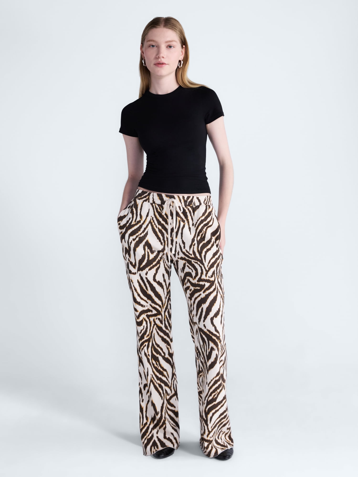 Scoop Women’s and Women's Plus Fleece Flare Leg Sweatpants, Regular and Short Lengths, Sizes XS-4X
