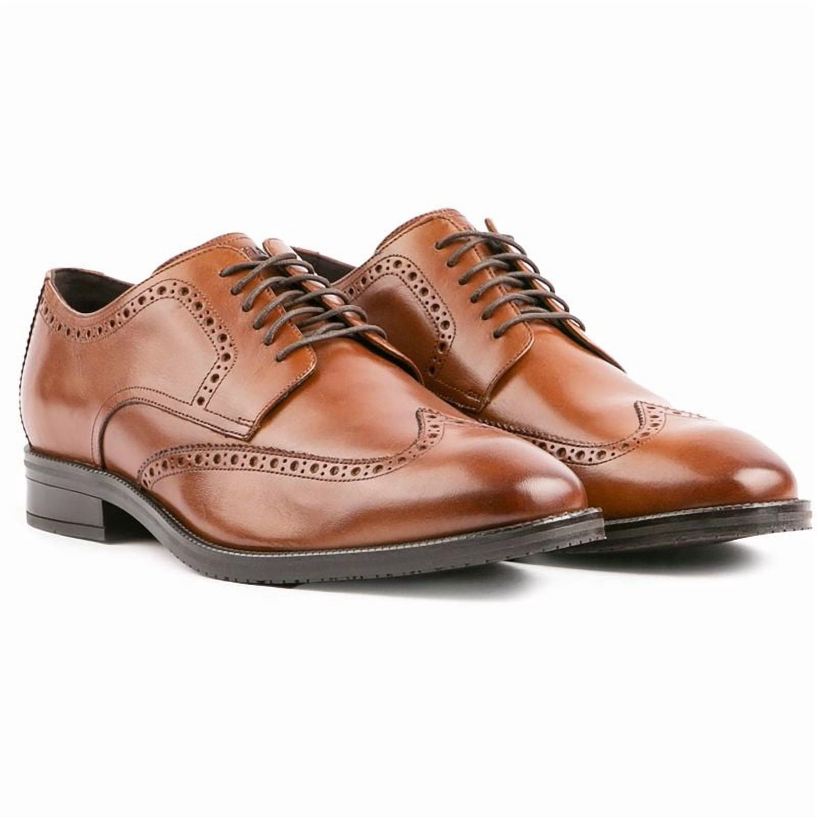 Cole Haan Men display picture 1