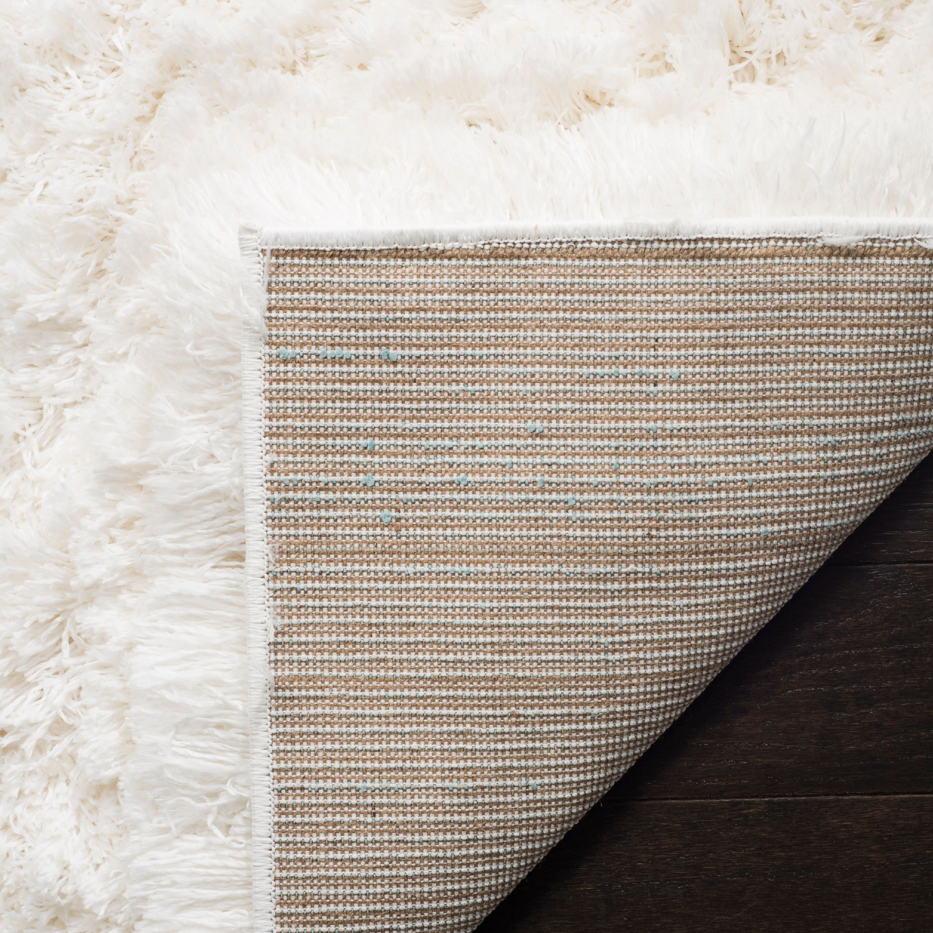 SAFAVIEH Polar Abbot Solid Shag Area Rug, White, 4' x 6'