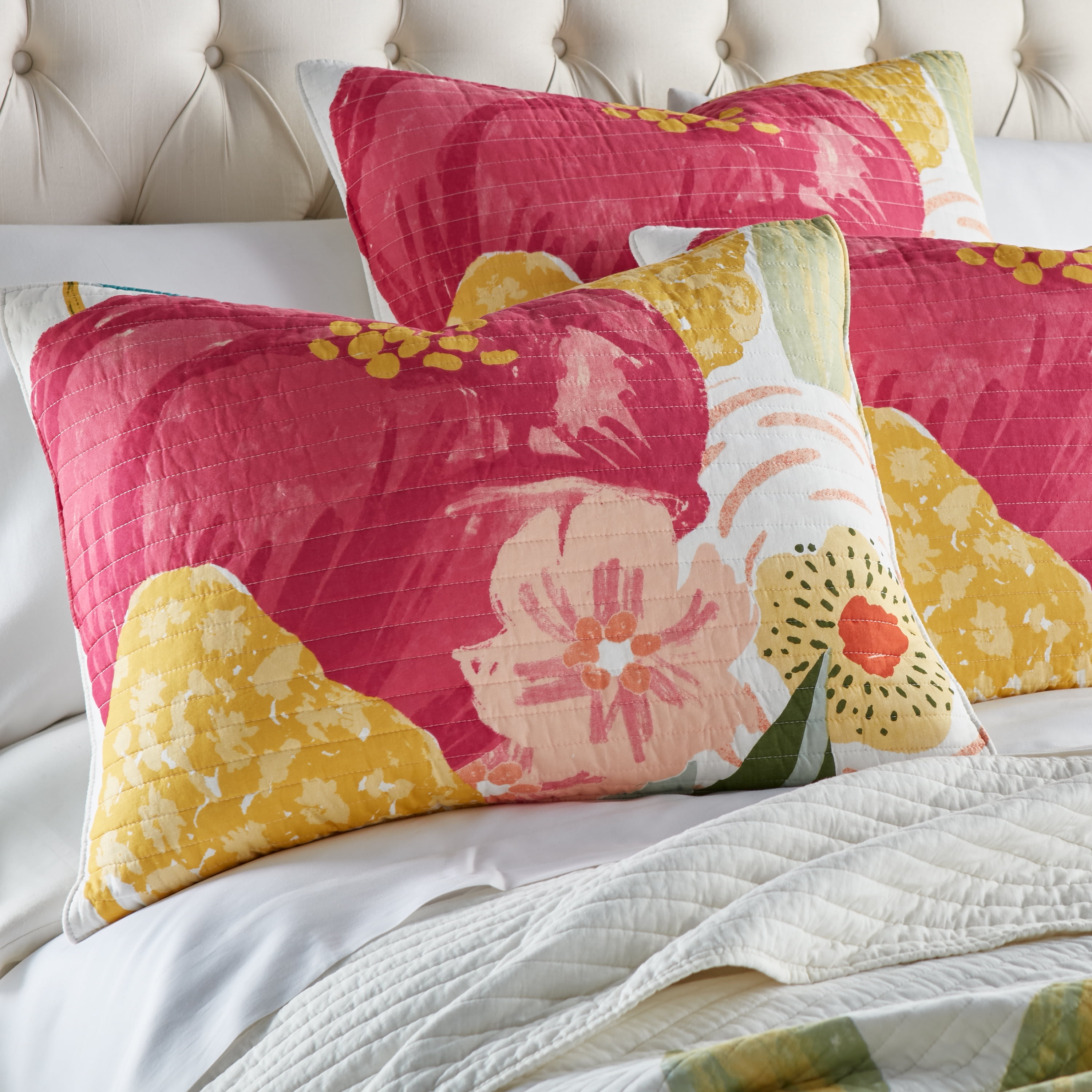 Levtex Home - Grandiflora Quilt Set - Full/Queen Quilt + Two Standard Pillow Shams - Multicolor Bold Contemporary Floral - Quilt Size (88x92in.) and Pillow Sham Size (26x20in.) - Cotton