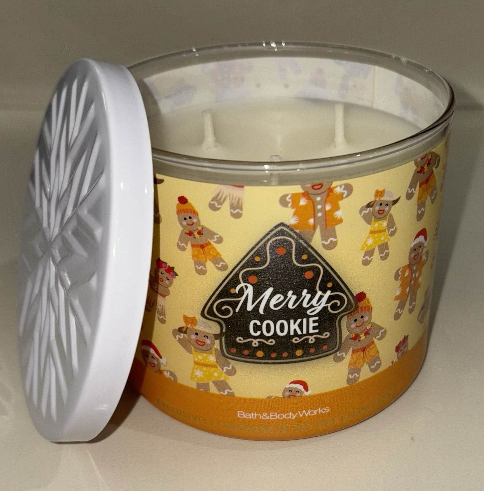 Bath and Body Works Merry Cookie 3 Wick Scented Candle New with Lid