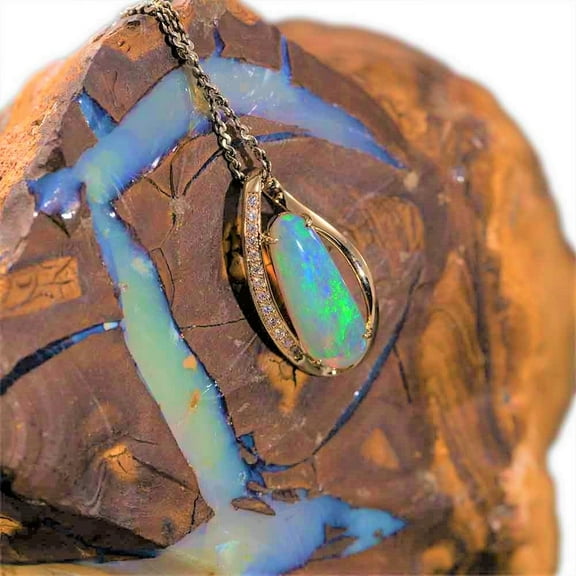 EARTH'S ANGEL 14KT GOLD & DIAMOND NATURAL AUSTRALIAN WHITE OPAL NECKLACE