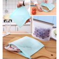 thumbnail image 2 of Sac de Rangement Alimentaire en Silicone Réutilisable, Sac Alimentaire en Silicone avec Pince Sac de Congélation Sacs de Conservation pour Fruits, Légumes, Viande (Lot de 4), 2 of 5