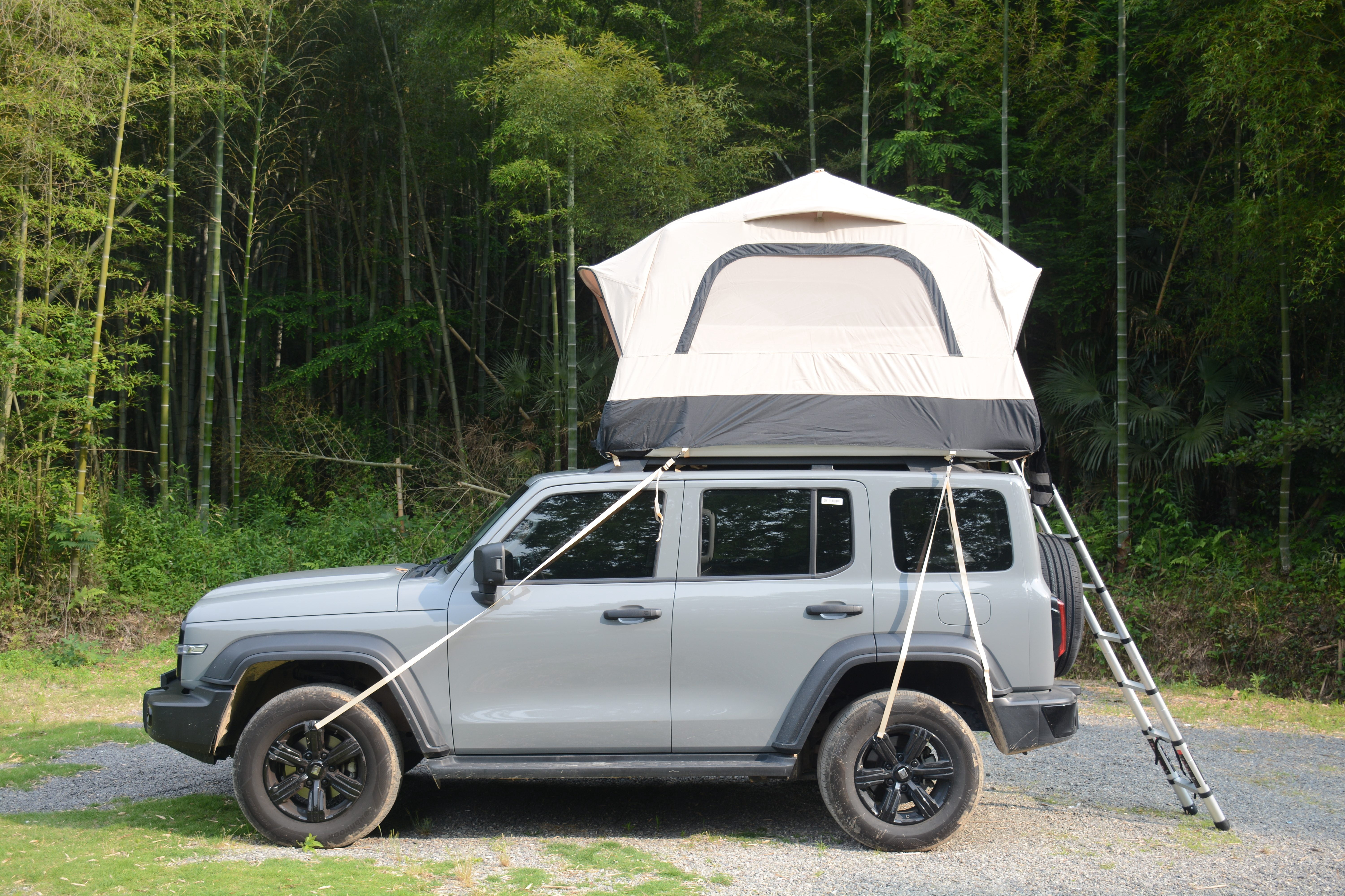 Inflatable Car Roof Top Tent for Trucks & SUVs, Spacious 2-Person Camping Tent, Simple and Quick to Install