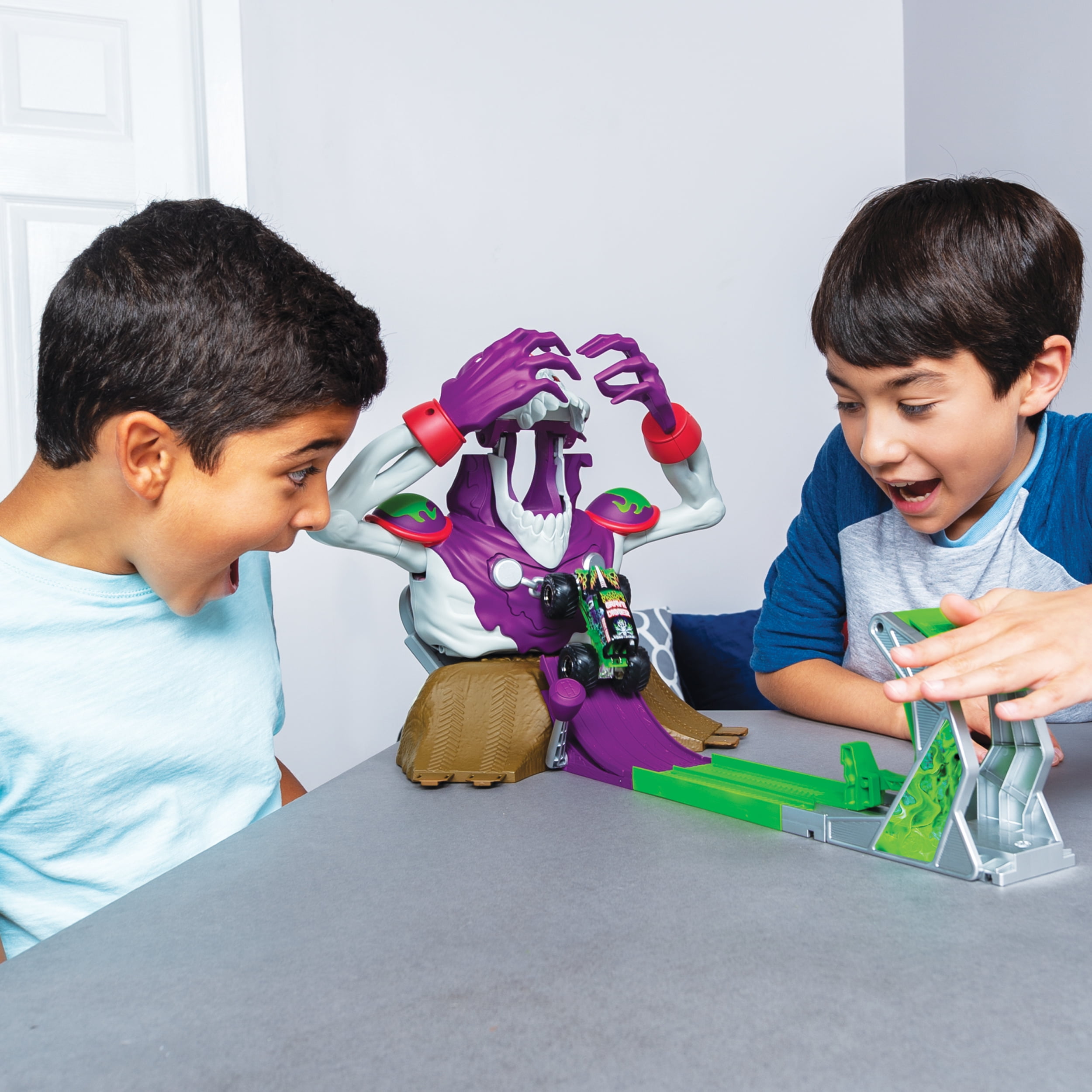 monster jam grim takedown playset with lights and sounds