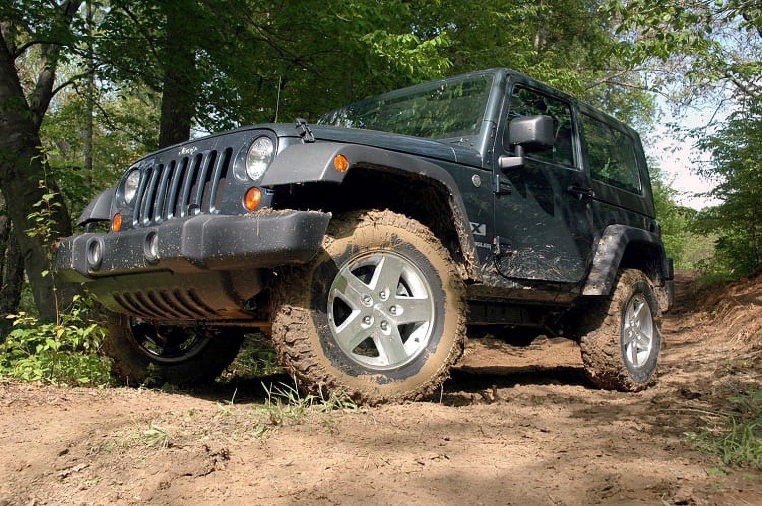 Rough Country 1.75" Lift Kit w/V2 Shocks for 2007-2018 Jeep Wrangler JK - 65171
