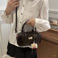 thumbnail image 3 of Bolso de bolera retro pequeño y nuevo de 2025 para mujer, sencillo y elegante, bolso cruzado versátil, bolso de hombro de moda estilo coreano., 3 of 10