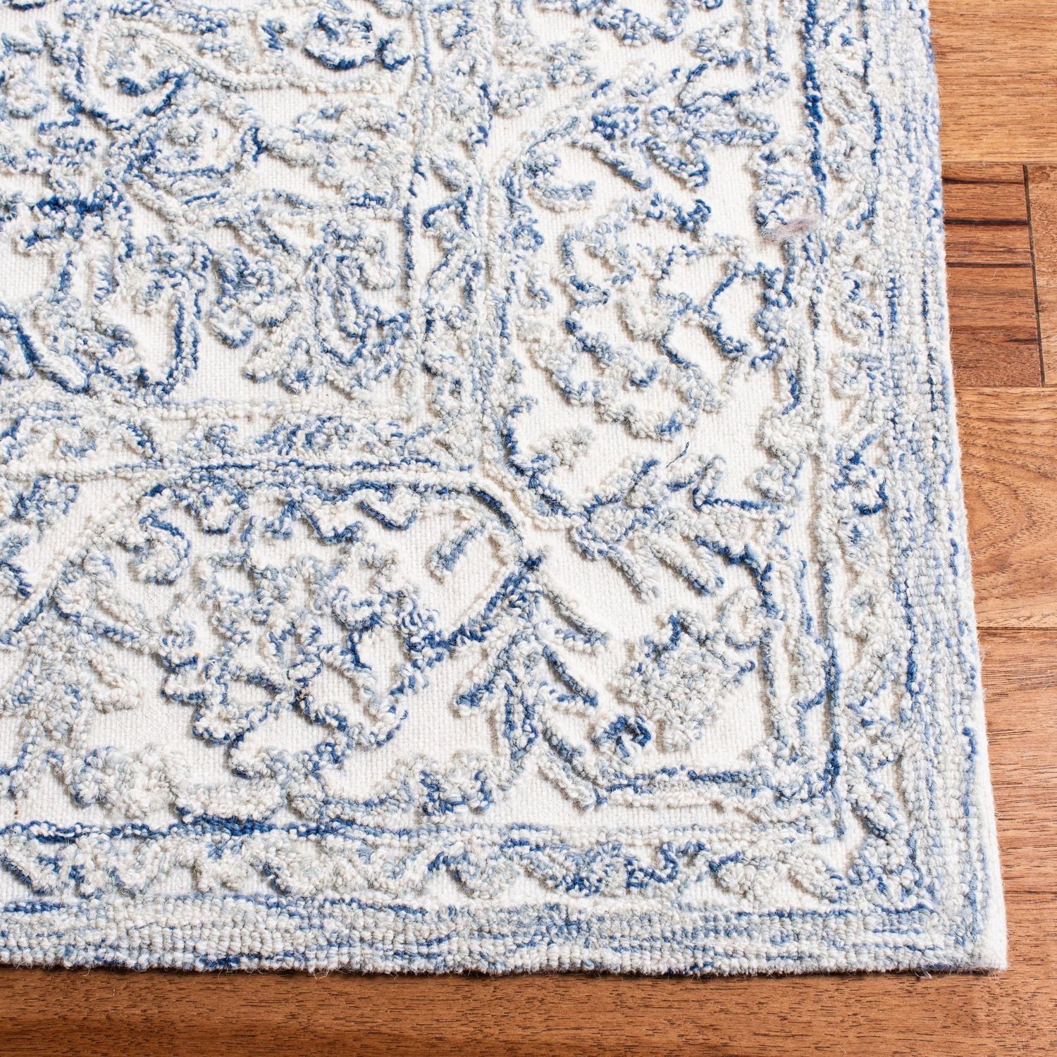 SAFAVIEH Trace Donna Floral Area Rug
