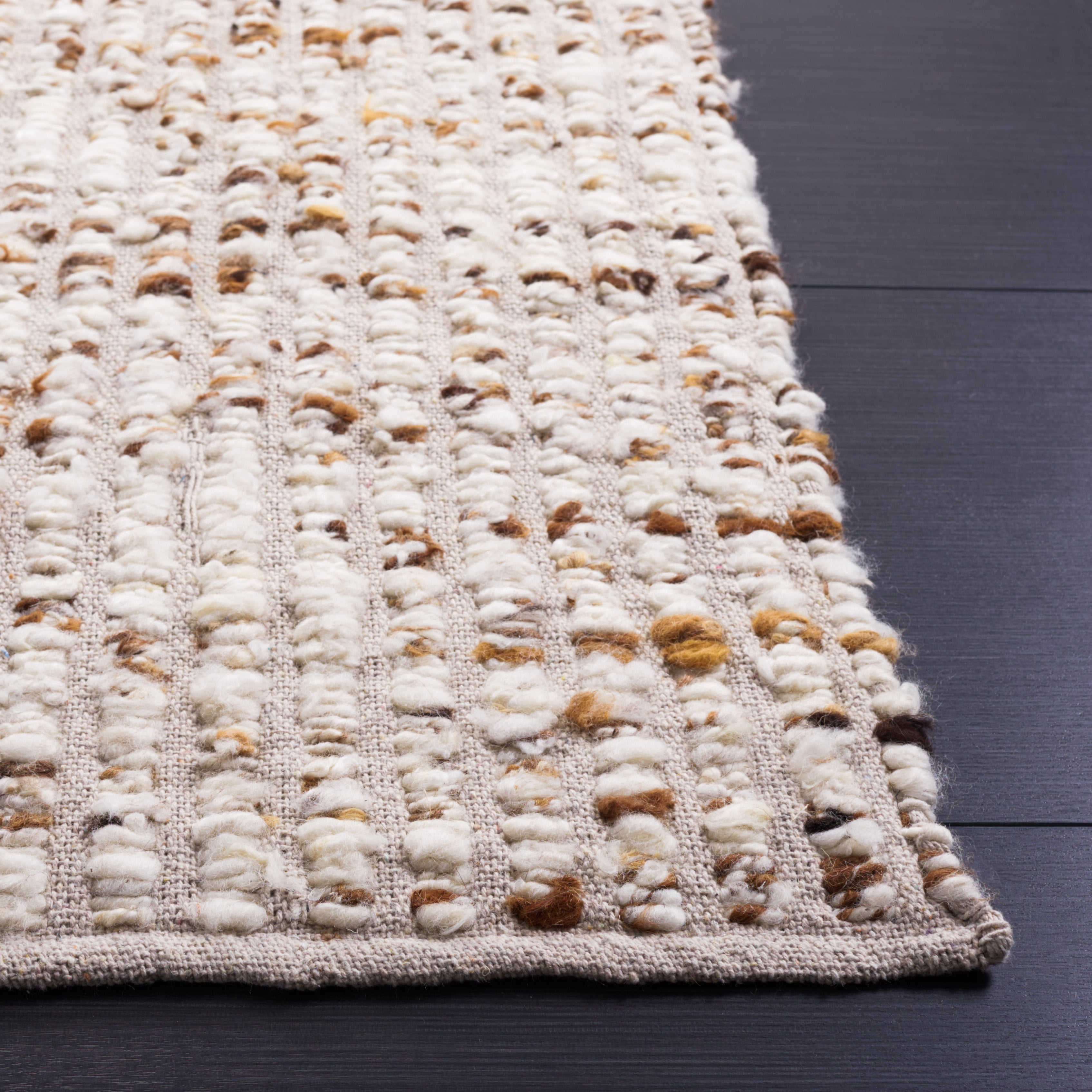 SAFAVIEH Natura Edith Distressed Area Rug, Ivory/Beige, 4' x 6'