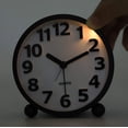 thumbnail image 5 of Reloj despertador analógico silencioso, de metal negro, dígitos 3D grandes, reloj de mesa que no hace tictac con luz nocturna, reloj despertador de mesita de noche de 10,8 cm, 5 of 5