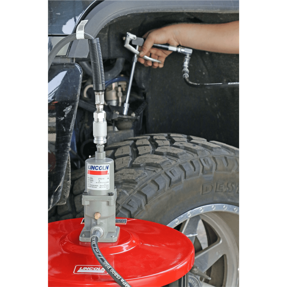 Lincoln 4417 Pneumatic 40:1 Ratio Single Acting Grease Pump with Drum Dolly