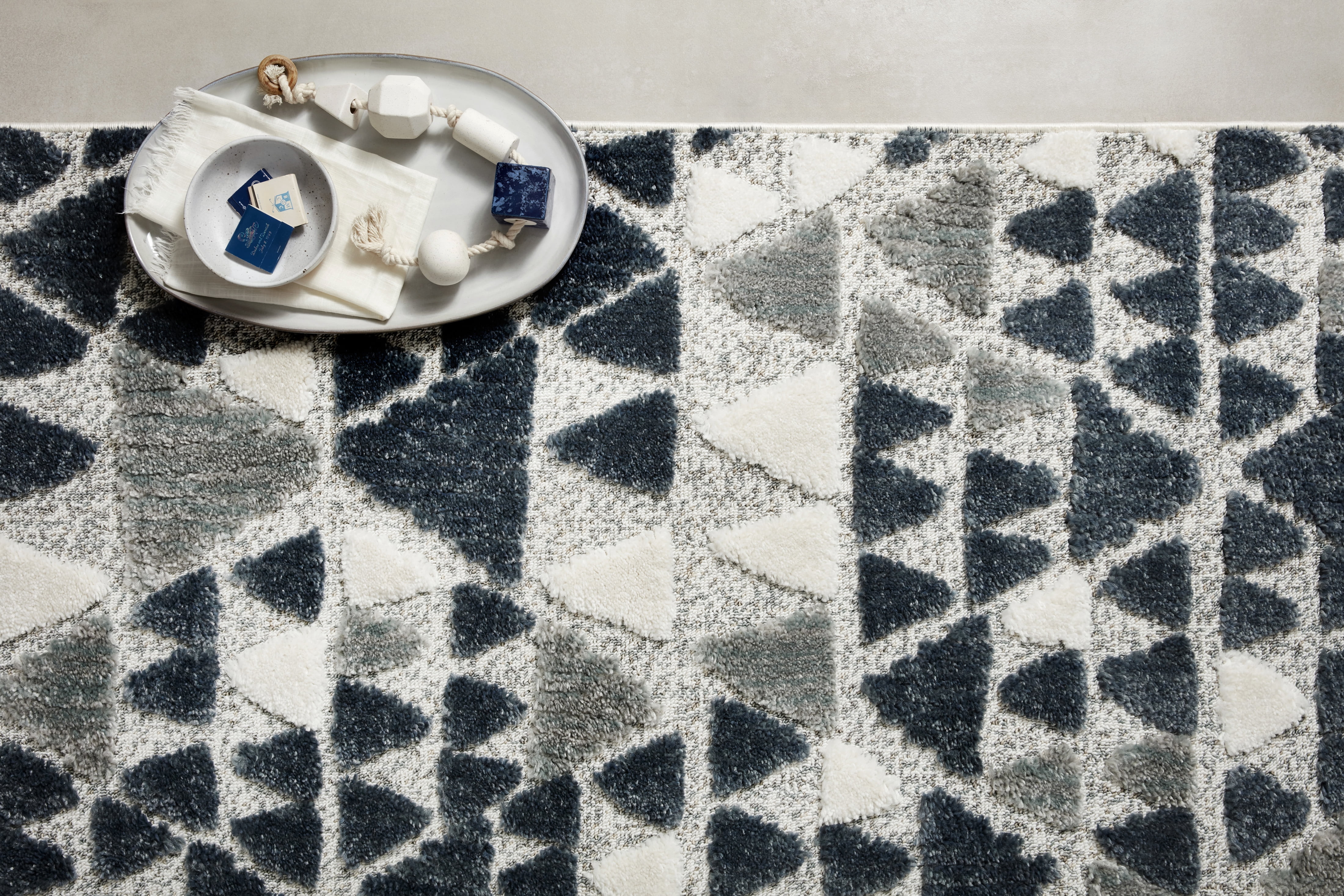 Loloi Hagen HAG-06 Slate / Denim Geometric Area Rug 5'-3" x 7'-8"