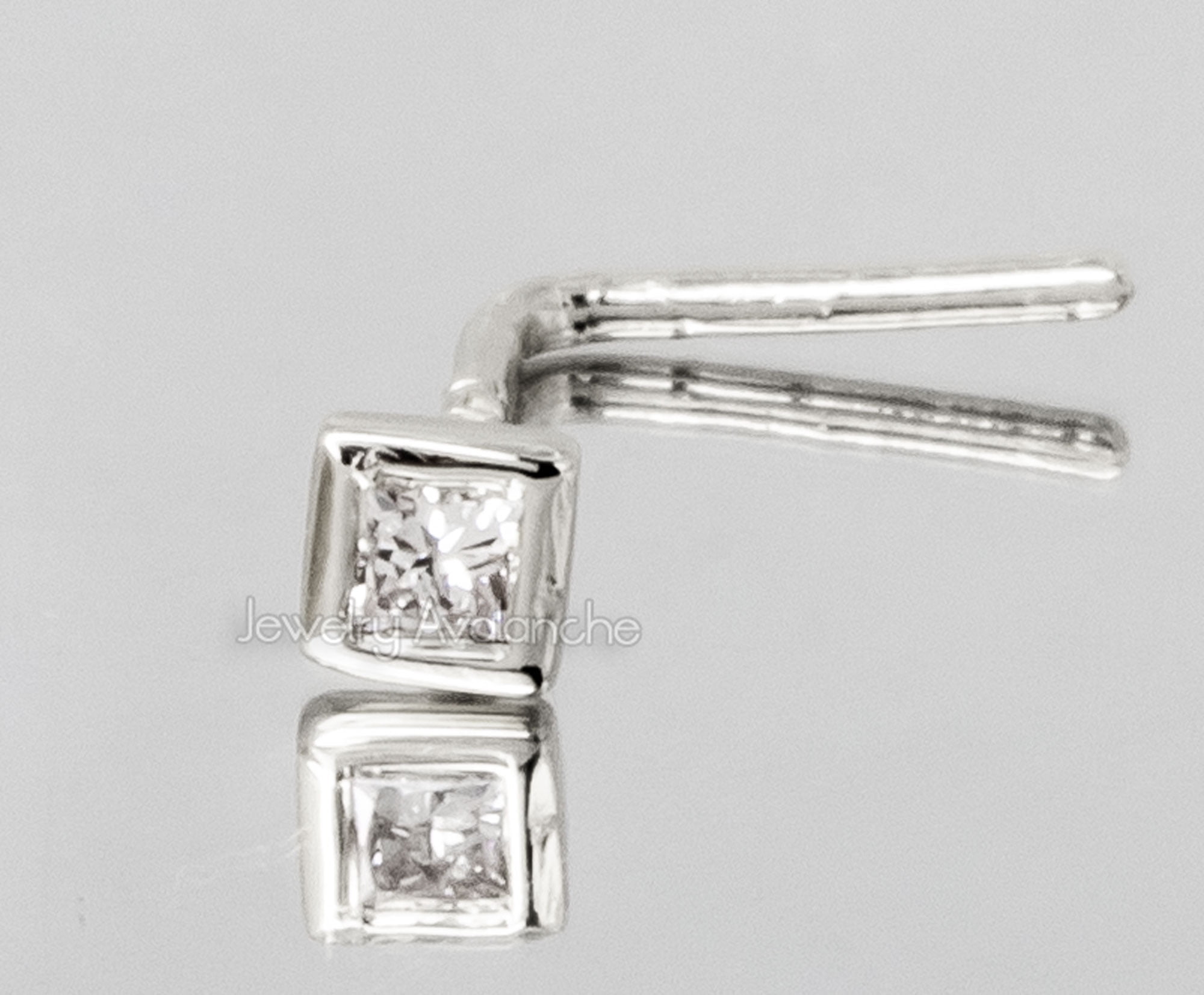 22G 14K White Gold L-Shape Nose Stud Bezel Set 0.035ct Princess Cut Diamond - April Birthstone Nose Ring - LSWG_PWD15
