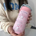 thumbnail image 3 of Vaso de agua de plástico para niñas de 550 ml con forma de Cinnamoroll de Sanrio, bonito vaso de agua de Kuromi, resistente a altas temperaturas, regalo de verano para niños, 3 of 5