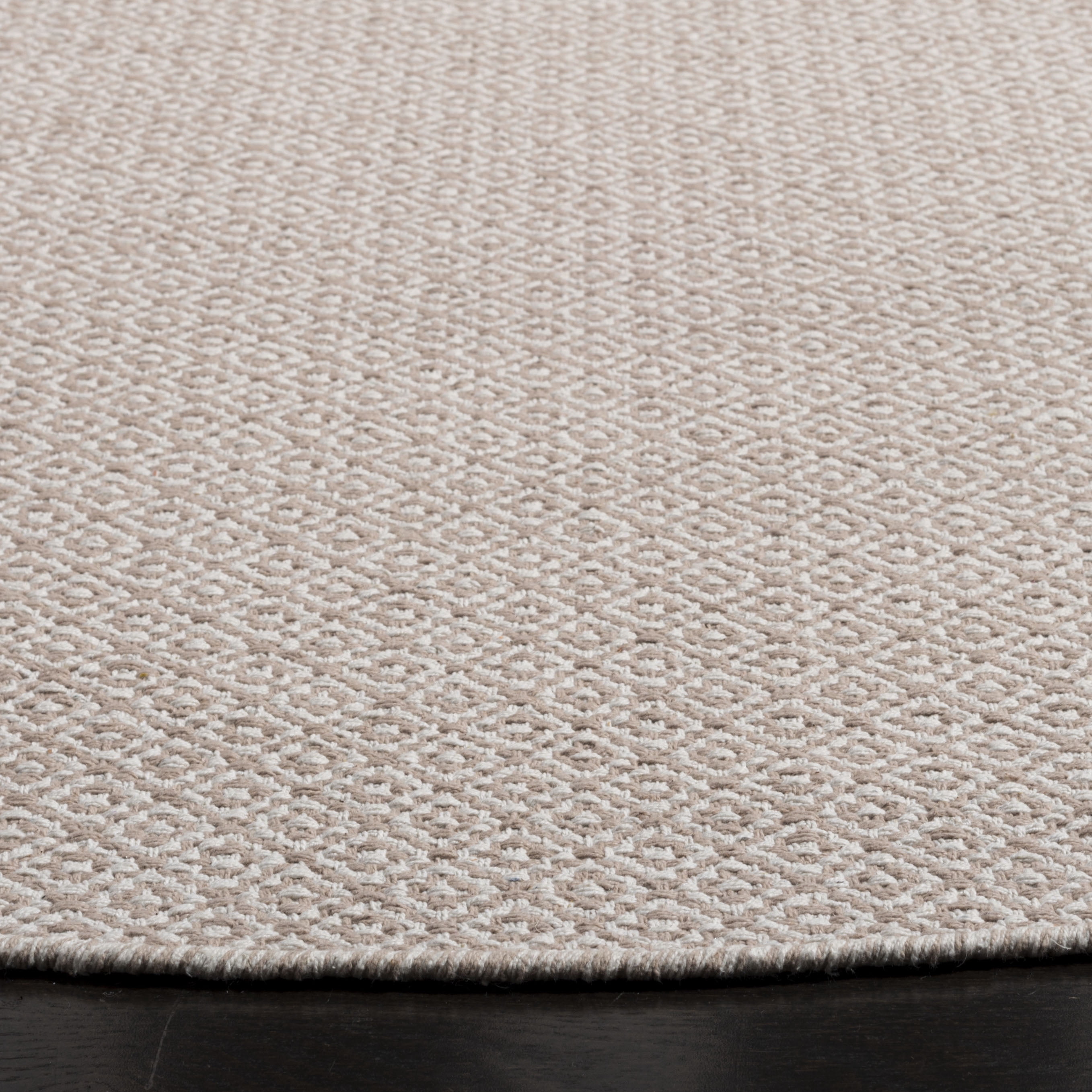 SAFAVIEH Montauk Audra Geometric Cotton Area Rug, Ivory/Beige, 6' x 6' Round