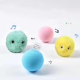 thumbnail image 5 of Juguetes inteligentes para gatos, pelota interactiva de peluche, juguete eléctrico de entrenamiento con hierba gatera, juguete con sonido táctil para mascotas, juguete con chirrido, pelota para gato, 5 of 5