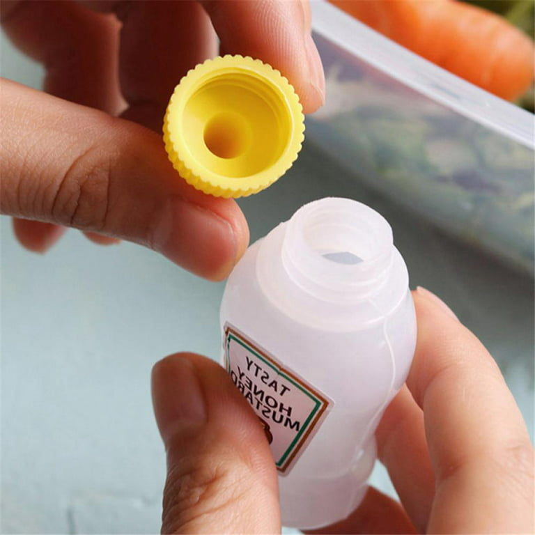 LARATH 4 Pieces Mini Tomato Ketchup Bottle Portable Plastic Squeeze Squirt  Condiment Bottles Honey Mustard Sauce Salad Dressing Container for Bento
