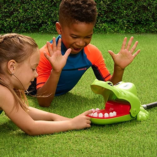 Juego acuático Hasbro Crocodile Dentist Splash para niños mayores de 4 años