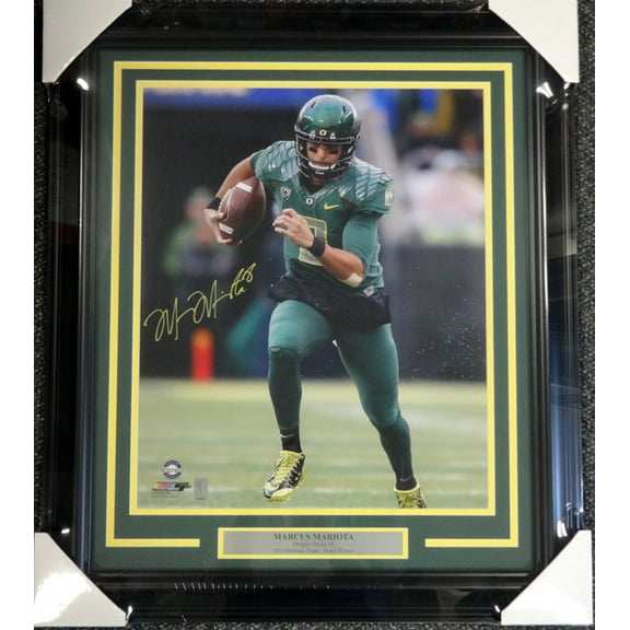 Marcus Mariota Autographed Framed 16x20 Photo Oregon Ducks MM Holo 89813