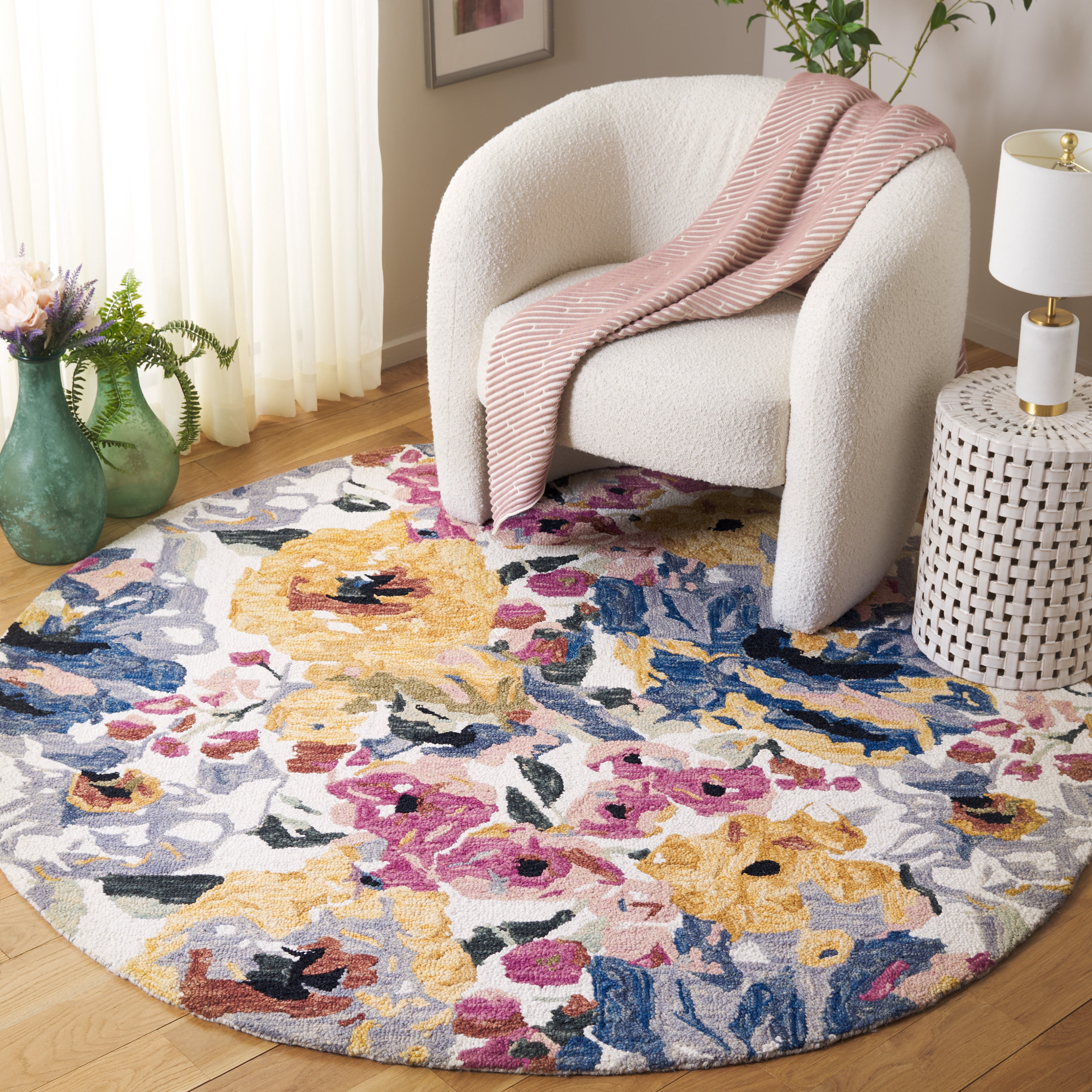 SAFAVIEH Jardin Constance Floral Area Rug, Ivory/Pink, 6' x 6' Round