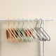 thumbnail image 1 of Juego plegable de 2 perchas - perchas plegables de plástico para ropa - Diseño de pared que ahorra espacio - 39,5 x 21cm, 1 of 4