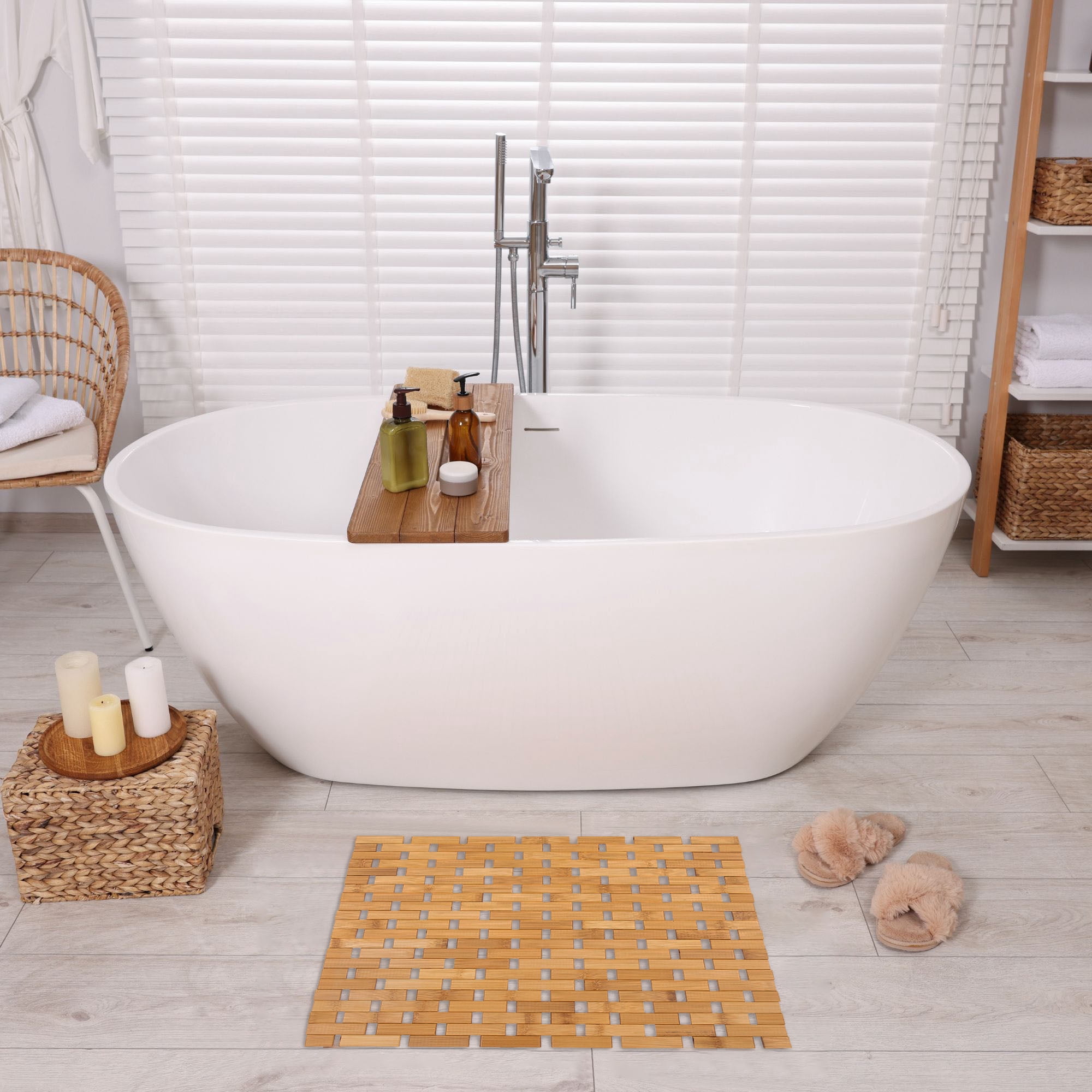 Evideco French Home Goods Square Natural Bamboo Bathroom Mat - Non Slip Bath Mat - Perfect for Shower, Spa, Sauna and Bathroom Decor - Foldable Duckboard, 18 x 18 inches, Light Brown