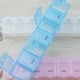 thumbnail image 2 of Pastillero semanal giratorio con 7 ranuras, caja organizadora de vitaminas y medicamentos (blanco), 2 unidades, 2 of 7