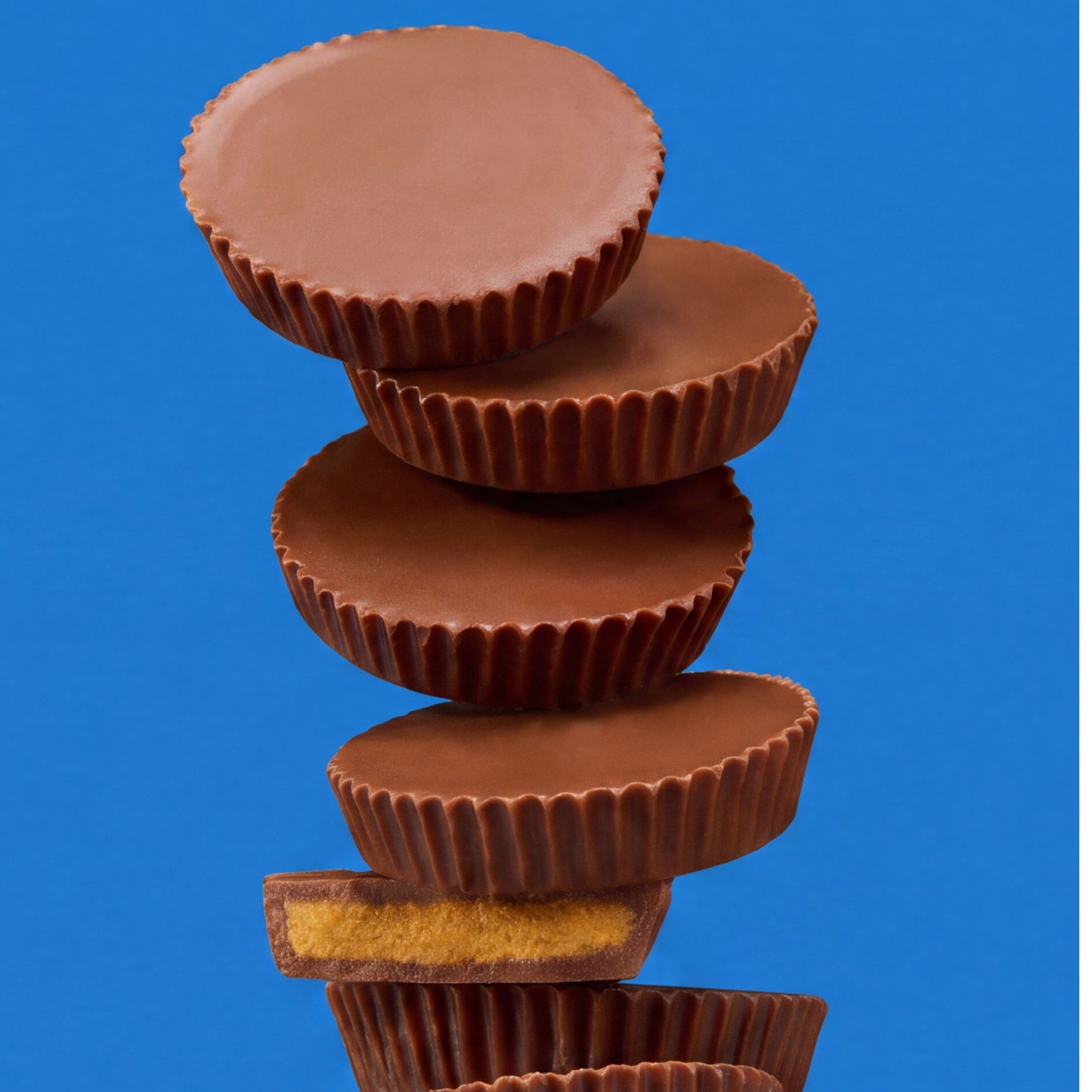 HallPass Peanut Cups Pack, 1.5 oz – Sweet and Salty Chocolatey Peanut Candy, 70 Calories and 1g Sugar per Serving