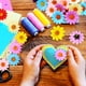 thumbnail image 2 of 150 pcs cabezas artificiales de girasol multicolor de margaritas artificiales cabezas de flores para regalos de regalos de bricolaje, 2 of 4