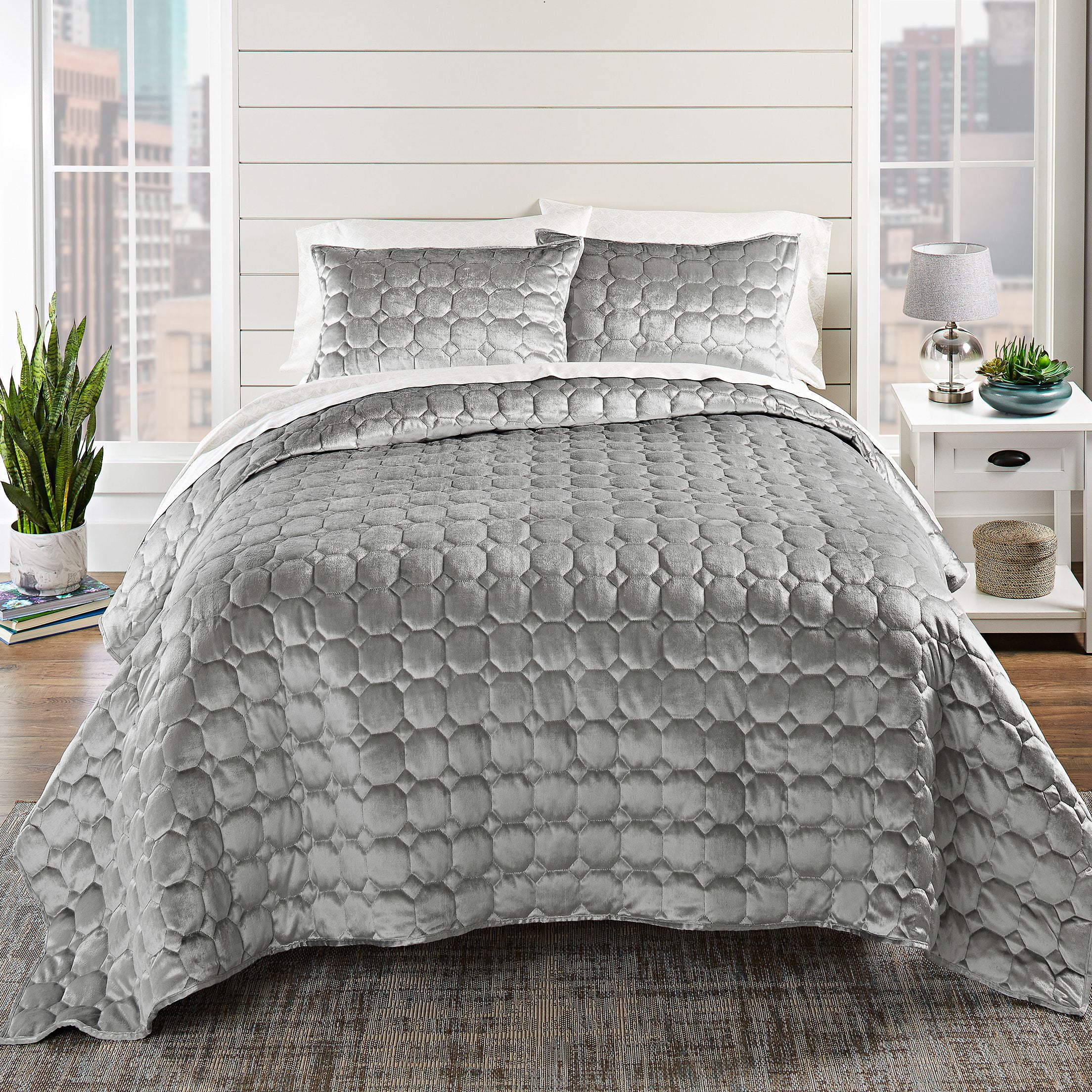 Better Homes & Gardens Grey Velvet King Quilt