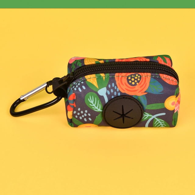 Soporte de bolsas de bolsas de caca para perros Parajero de desecho portador de bolsas de desechos de perros ligeros para correa dispensador de bolsas Flor