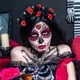 thumbnail image 5 of Diadema de calavera con flores para mujer, ideal para disfraz de Halloween, cosplay o baile de máscaras., 5 of 8