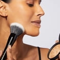 thumbnail image 2 of Brocha de maquillaje en polvo LAURA GELLER Full Face Midnight Black, 2 of 6