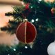thumbnail image 1 of Adorno navideño colgante de cristal flocado para la decoración del árbol de Navidad | Colgante de plástico irrompible para la decoración de fiestas en tiendas y interiores, 1 of 6