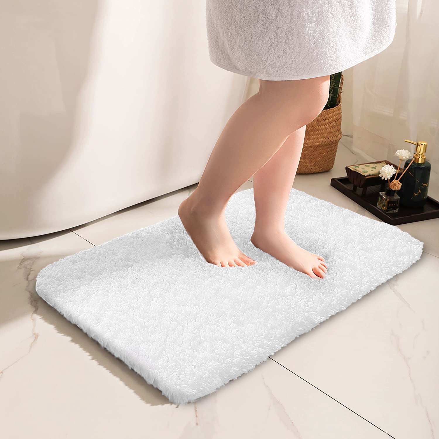 White Bathroom Rug, Non Slip Bath Mat, 20" x 32" Microfiber Thick Plush