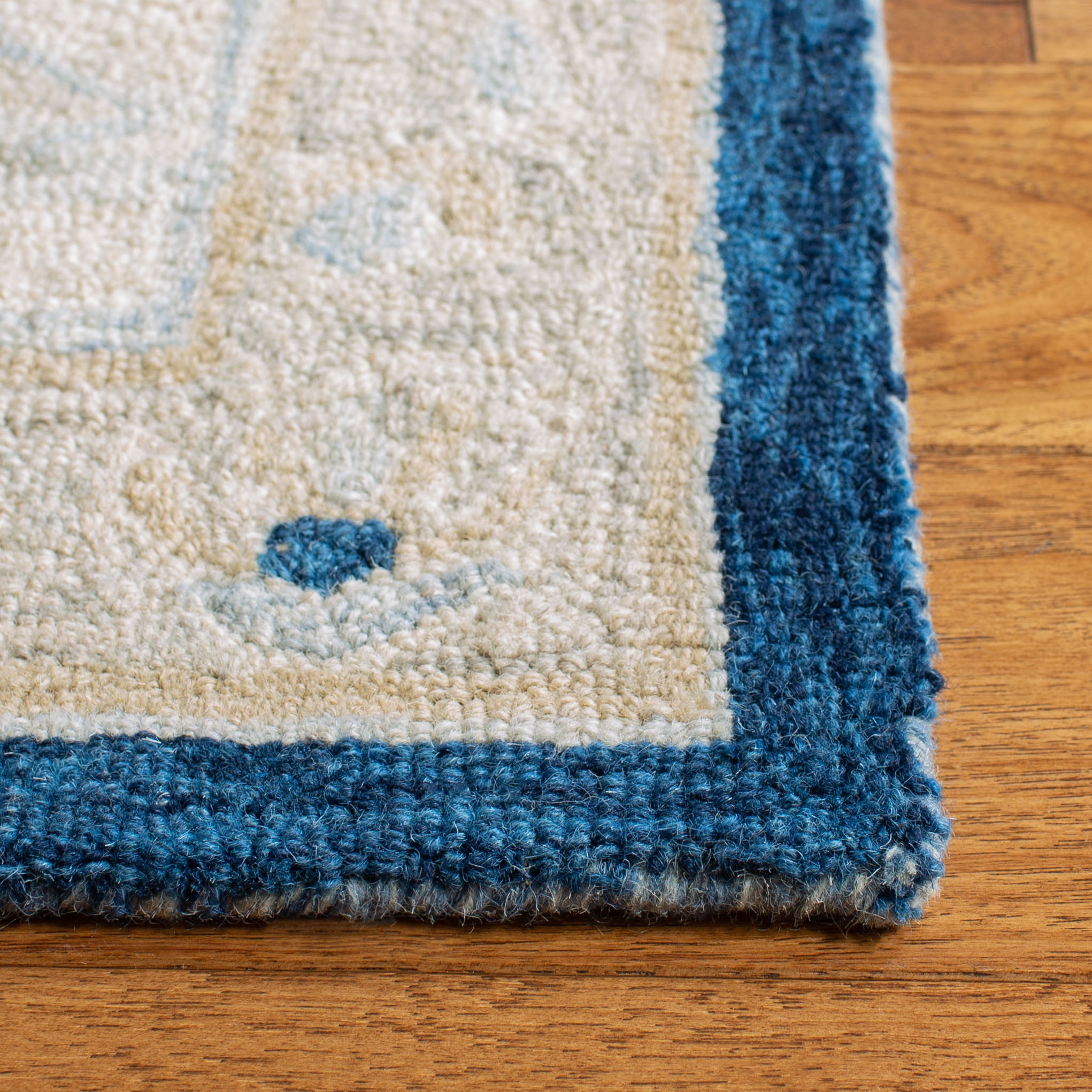 SAFAVIEH Micro-Loop Emilija Floral Bordered Wool Area Rug, Navy/Ivory, 5' x 5' Square