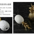thumbnail image 4 of Inteprter Hucha de piña de resina con forma de fruta bonita, maceta de ahorro dorada, decoración de , caja de dinero, sala de estar, regalos de Decoración del hogar Blanco grande, 4 of 6