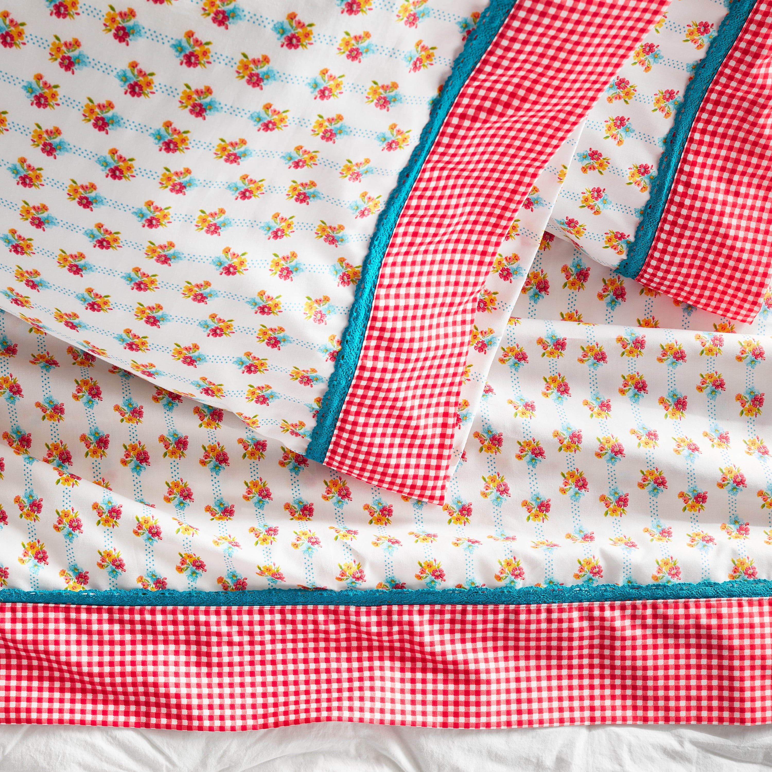 The Pioneer Woman 4-Piece 300 Thread Count Multi-color Printed Cotton Bed Sheet Set, Queen