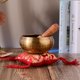 thumbnail image 2 of Juego de cuenco tibetano para meditación con diseño tradicional, incluye tazón metálico de 9.5 cm, almohadilla roja de 10 cm y baqueta de madera de 12 cm, ideal para yoga y relajación., 2 of 6