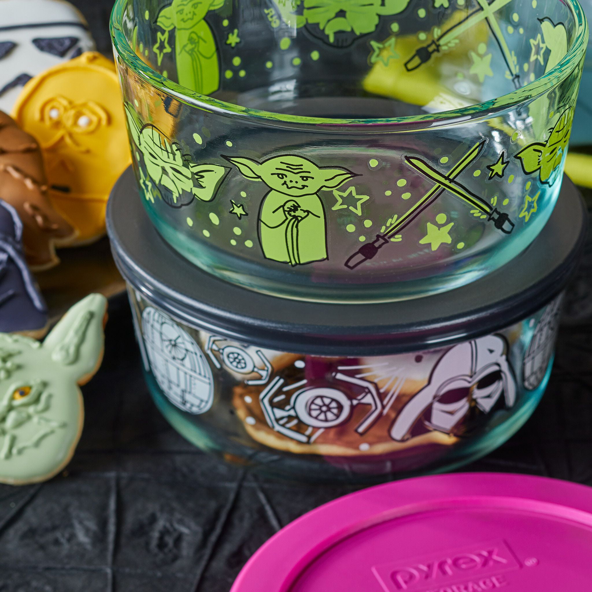 Pyrex Star Wars Yoda and Darth Vader, Glass Storage, Multi-Colored
