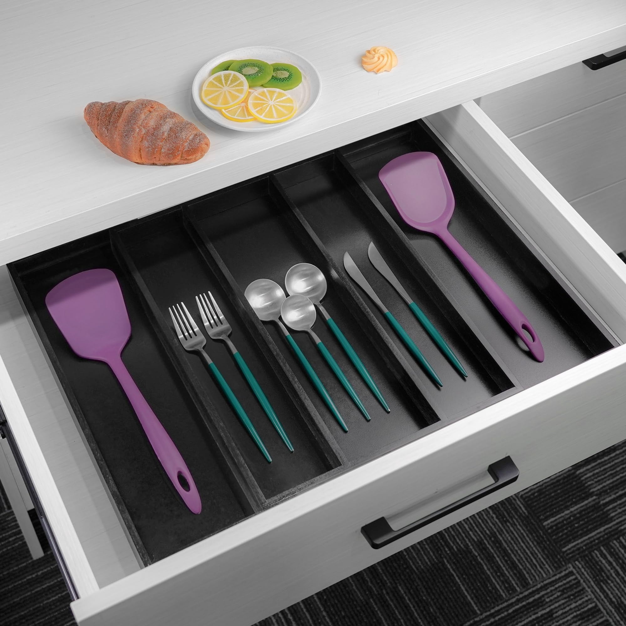 Bamboo Expandable Kitchen Drawer Organizer, Adjustable Utensil Holder and Cutlery Tray Organiser, Drawer Divider for Silverware, Flatware, Knives in Kitchen, Bedroom, Living Room, 5 Slot