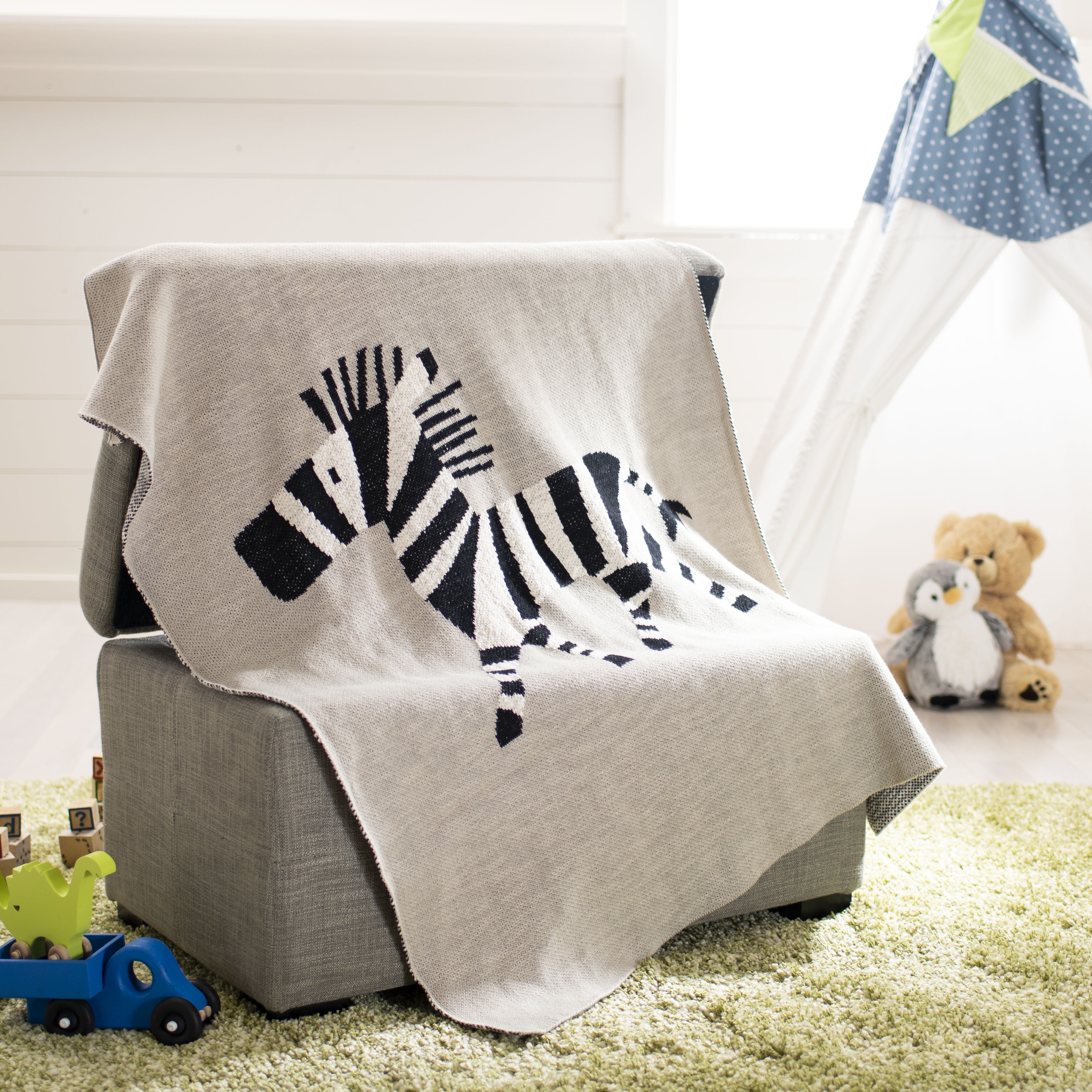 Safavieh Zazu The Zebra Baby Throw, Grey/Natural/Black