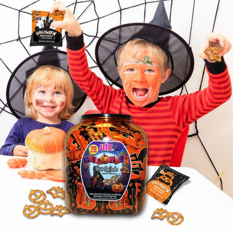 Utz Halloween Mini Bag Trick Snacks: Bats & Jacks Pretzels, 2